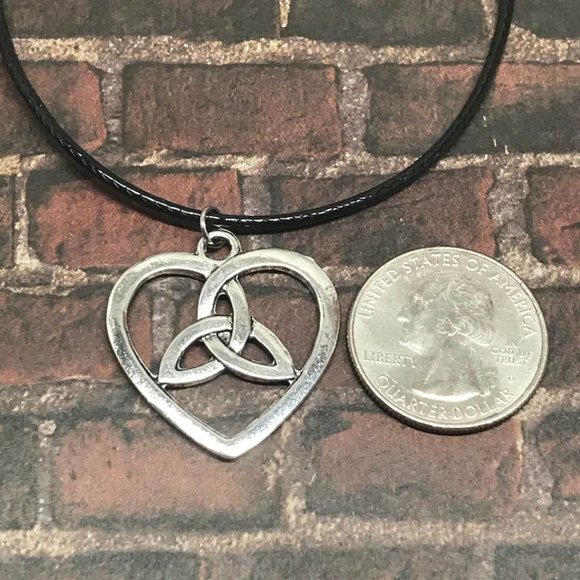 Heart Triquetra Trinity Knot Celtic Necklace - Picture 4 of 7
